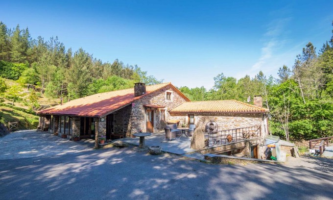 O Pino House | O Muiño de Pena