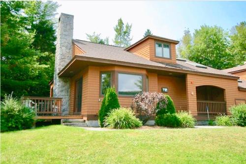Bretton Woods Villa | O8 Renovated Forest Cottage Townhome with great Mt Washington views fast wifi Walk to skiing