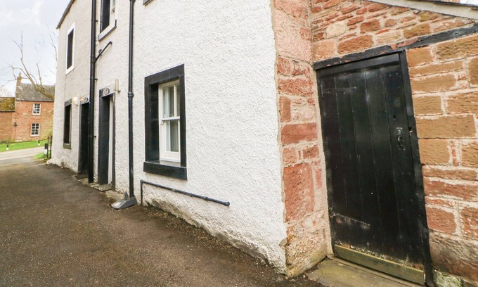 Appleby-in-Westmorland Cottage | OAK COTTAGE, pet friendly, with open fire in Appleby-In-Westmorland
