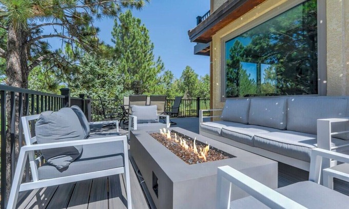 Woodmoor House | Oak Hills Clubhouse! Luxury Retreat Near USAFA
