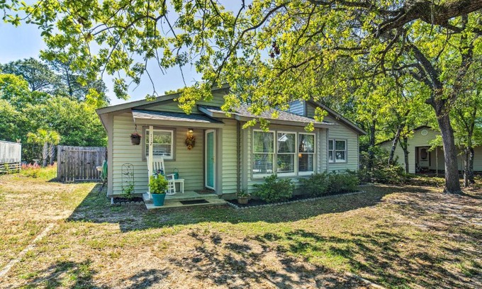 Tranquil Harbour House | Oak Island Home with Fenced Yard, Walk to Long Beach