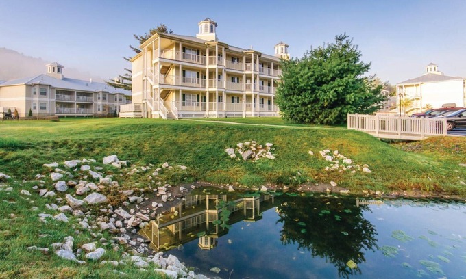 South Lee Resort | Oak 'n Spruce Resort 2 Bedrooms in The Berkshires an IHG and Holiday Inn Club