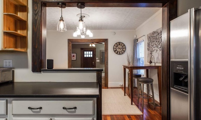 Oakhurst House | Oakhurst Decatur Bungalow - Close to Eveything in Atlanta