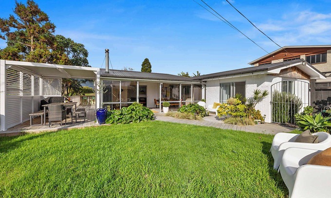 Oakura House | Oakura Oasis - ultimate beachside retreat
