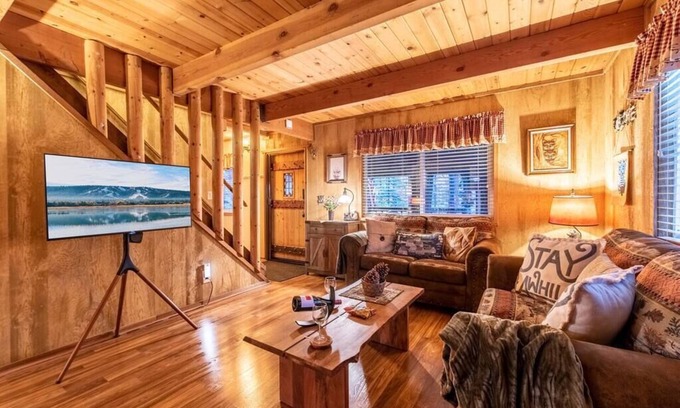 Big Bear Lake House | 🐻🐾Oakwoods Cabins + Hot Tub🍁