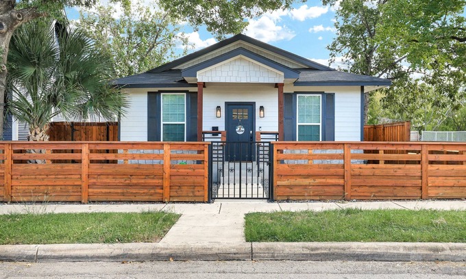 Eastside Promise Neighborhood House | Oasis - A Birdy Vacation Rental