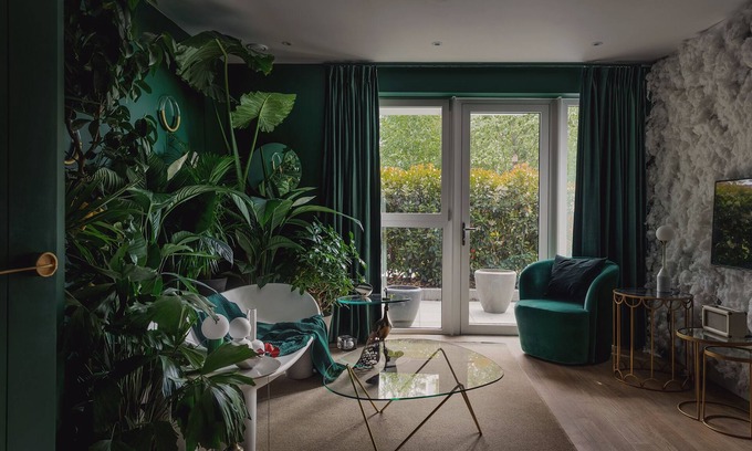 Vauxhall House | 'OASIS' Apartment/Central London/Artist's Home