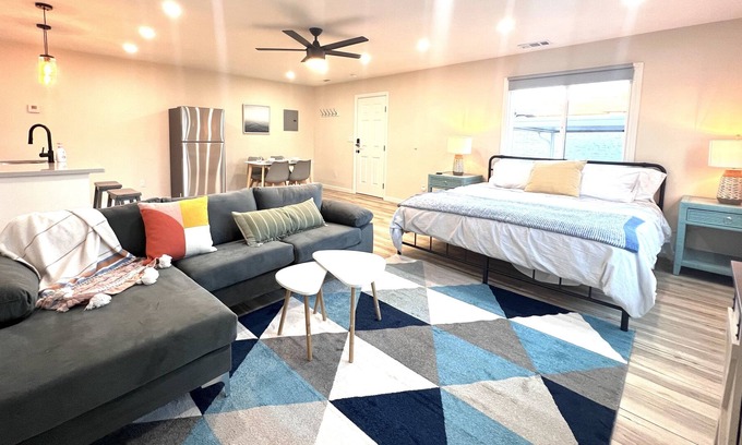 Ashland Apartment | Oasis Away from Home - Newly remodeled & 5 Min to Downtown