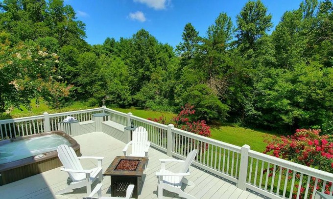 Blairsville House | Oasis Cabin at Blairsville
