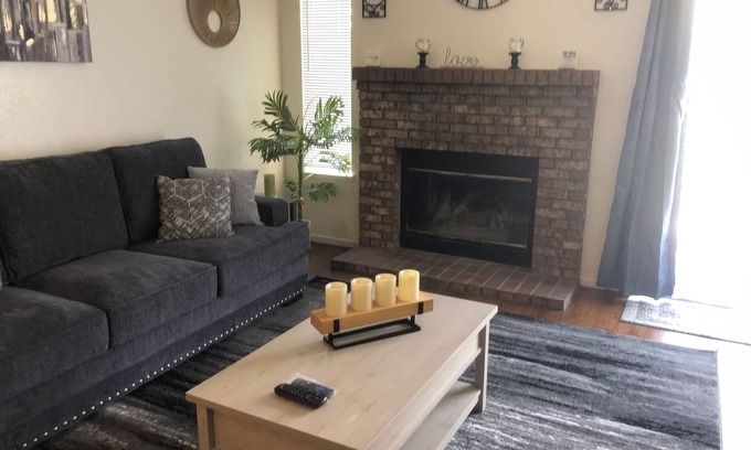 Pumpkin Center House | Oasis Charming 3-bedroom house in pleasant Bakersfield with WiFi, AC