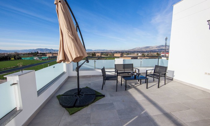 Churriana de la Vega Apartment | Oasis en la Vega de Granada, a tan Solo 8 Minutos del Centro de Granada