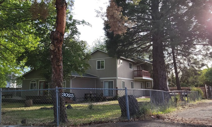 Medford House | Oasis Rest from Hiking Kayaking Pool Table RV SPOT