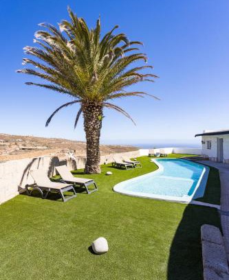 Granadilla de Abona Apartment | Oasis Tenerife Rentals con Piscina climatizada, Cocina exterior y Barbacoa