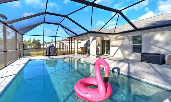 Mariner House | Oasis W/Heated Salt Water Pool & Screen In Patio!