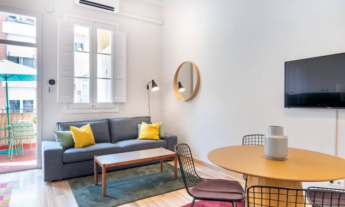 la Vila de Gracia Apartment | Oasis with a sunny terrace in the heart of Gracia