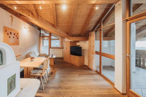 Rifiano Apartment | Oberegghof Ferienwohnung Hahnenkamm