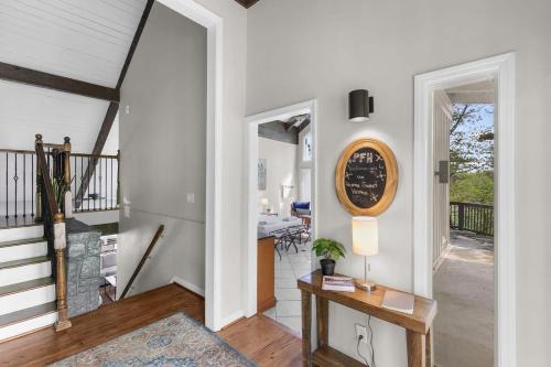 Crestline Heights House | Observatory Drive Terrace House