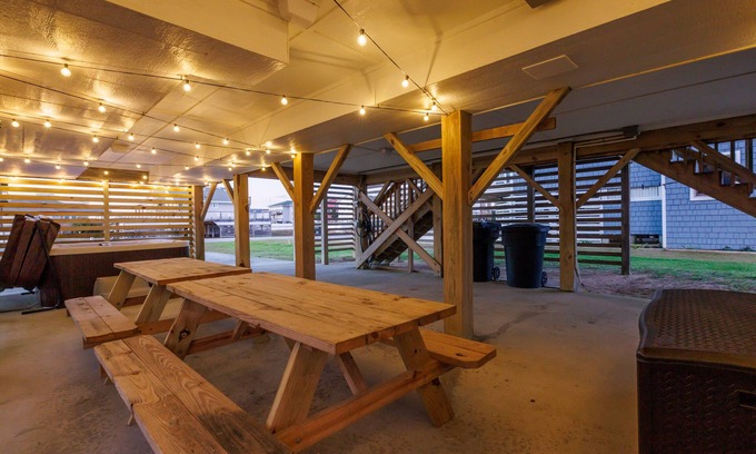 Sea Retreat House | OBX Family Retreat*Oceanview*Hot Tub*EV🔌*Direct Beach Access*FastWIFI.