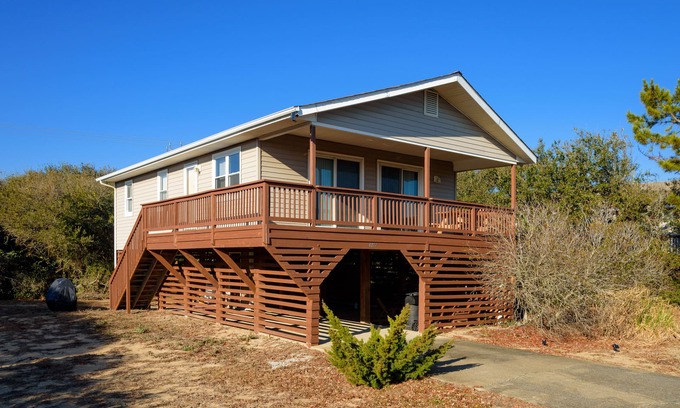 Kitty Hawk House | OBX - Relax in Well Maintained Beach House 200 Yards From the Beach