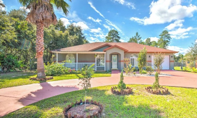 Ocala House | Ocala Getaway w/Pool + Dog-Friendly Stay