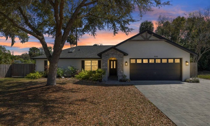 Historic District House | Ocala Starlit Family Retreat with Hot Tub and Fire Pit