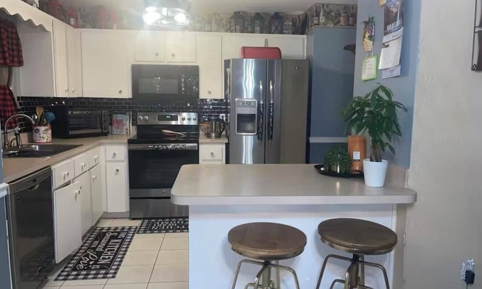 Candler House | Ocala’s Family Place - 3-bedroom house in fabulous Horse Capital Ocala with AC