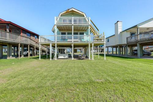 Freeport House | Ocean Access and BBQ Pit Surfside Beach Family Home