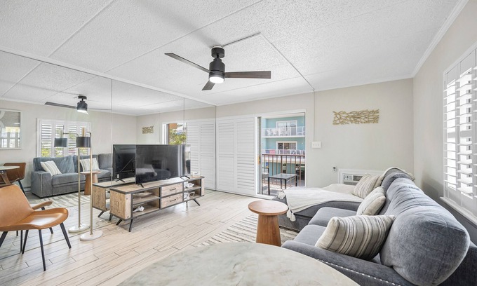 Ocean City Condo | Ocean and Bay view luxury condo with balcony