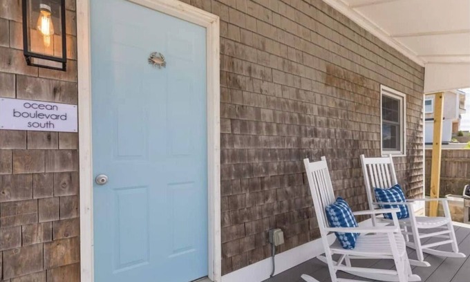Rye House | Ocean Boulevard South, 3 min walk to the beach!