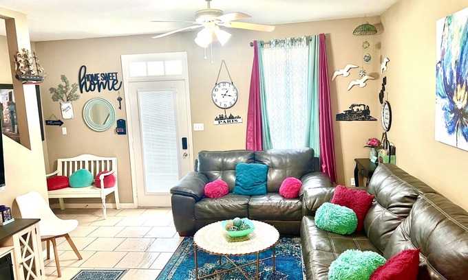 Gulfport House | Ocean Breeze Vacation Townhouse 3b-3bh Gated-POOL-DECK-WiFi 1.5B to BEACH Sleep9