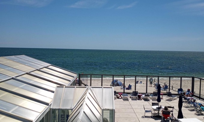Bass River Hotel | Ocean Club on Smuggler's Beach