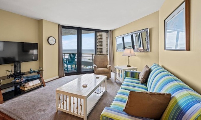 Briarcliffe Acres Apartment | Ocean Creek North Tower H7 - Oceanfront 3 BR Condo