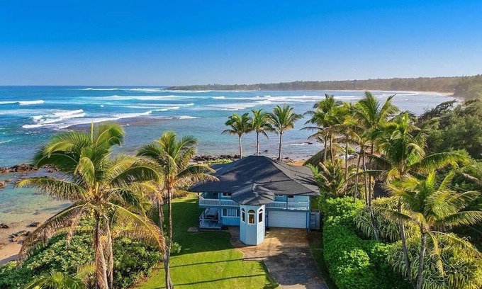 Anahola House | Ocean Front 3-bedroom house in phenomenal Anahola with WiFi