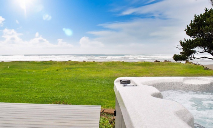 Yachats House | Ocean Front, Amazing Views! Hot Tub! Dog Friendly!