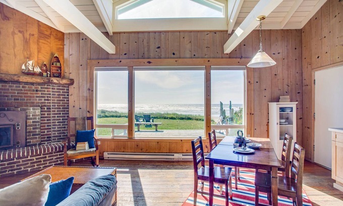 Yachats House | Ocean Front Cottage On Miles Of Sandy Beach Near Yachats!