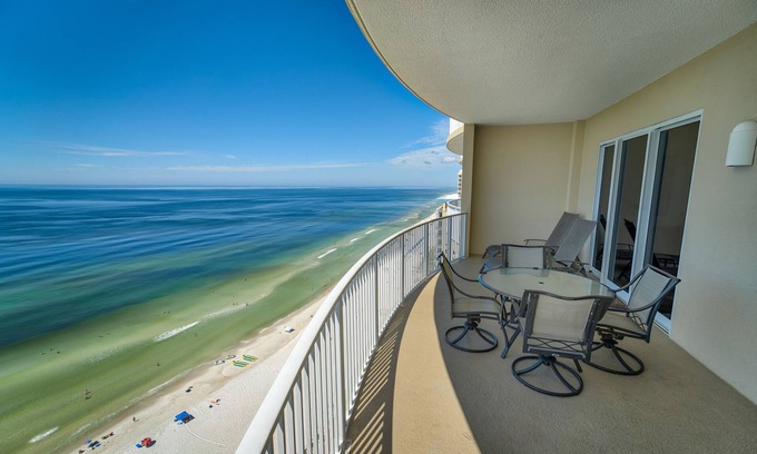 Long Beach Condo | OCEAN FRONT! FREE BEACH CHAIRS INCLUDED - AMAZING 5 STAR OCEAN FRONT CONDO