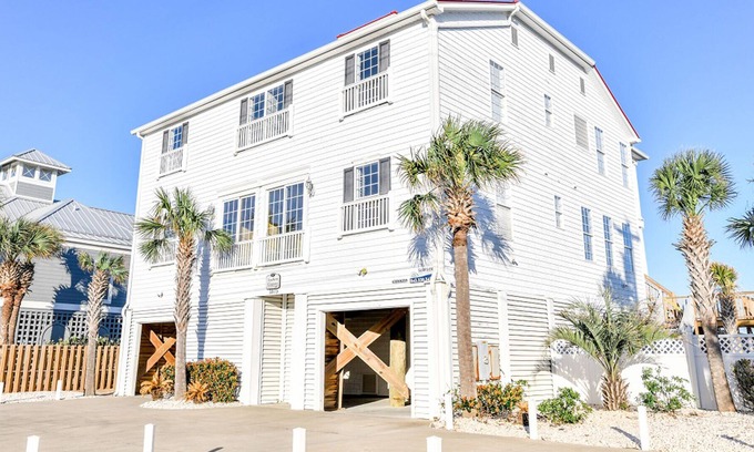 Inlet Harbour House | Ocean-front, heated pool, elevator, pet-friendly, sleeps 18
