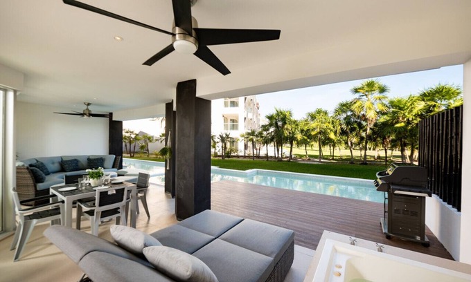 Cancun Apartment | Ocean front resort, Andalucia Mareazul, Private Walkout pool