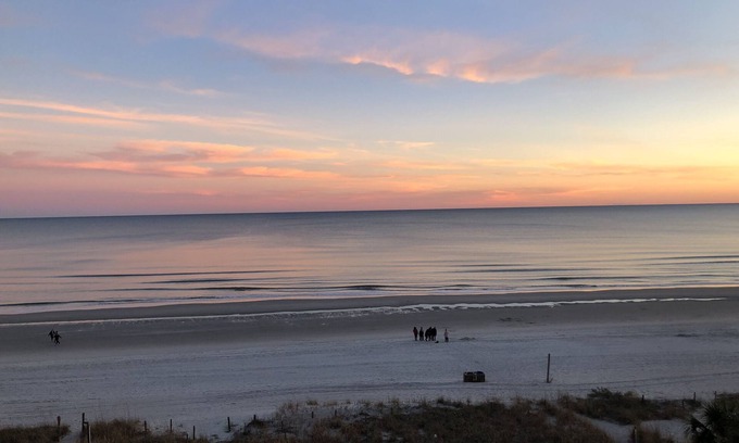 Windy Hill Condo | Ocean Front Condo, Sleeps 6, Walking Distance - Barefoot Landing & Duplin Winery