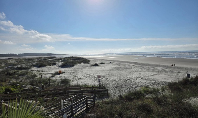 North Myrtle Beach Condo | OCEAN FRONT @ CHERRY GROVE POINT - SALT AIR, SEA BREEZES, GORGEOUS SUNRISES