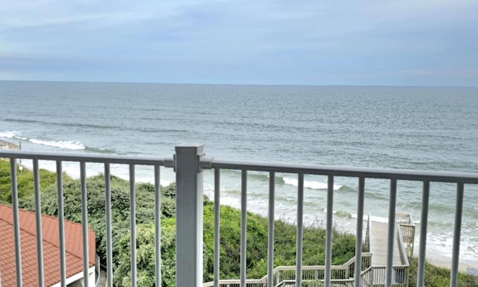 McCutcheon Field Condo | OCEAN FRONT 2-bedroom condo in North Topsail Beach