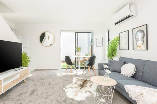 New Brighton House | Ocean Is Just Around The Corner