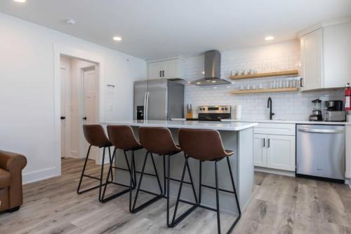Northeast Virginia Beach Apartment | Ocean Lofts in the Vibe #6 - 5 min walk to beach