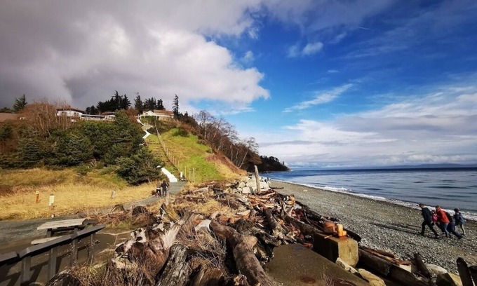 Comox House | Ocean Mountain View at private one acre land in Goose Spits park