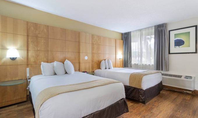 Bermuda Riviera Hotel | Ocean Reef Hotel
