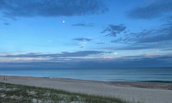 Atlantic Beach Apartment | Ocean Sands Condo - Steps Away to a Private Beach - Linens Included