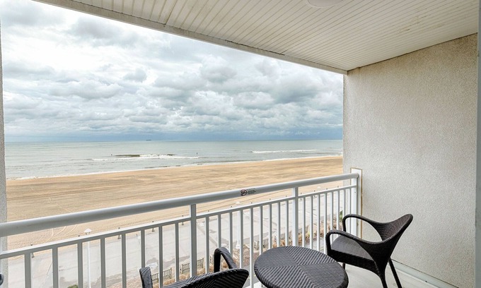Northeast Virginia Beach Resort | Ocean Sands Resort Oceanfront condo with Oceanfront Balcony!