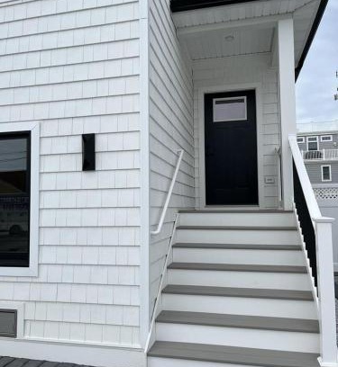 North Beach Haven Apartment | Ocean Side Spray Beach 5 Bedroom Townhome! With A Pool!