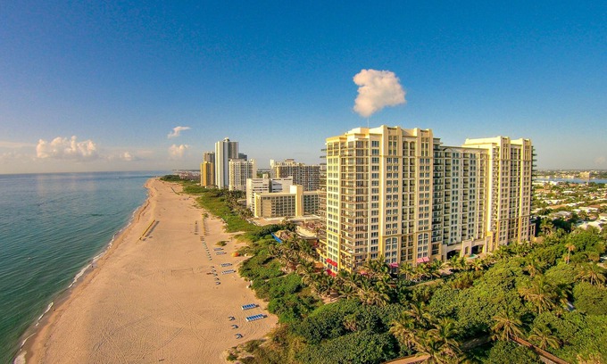 Singer Island Condo | Ocean View 1/1 25% Off in Palm Beach Resort and Spa on Singer Island