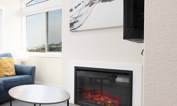 Pacifica House | Ocean View! 2BR Townhouse, 2-car Garage